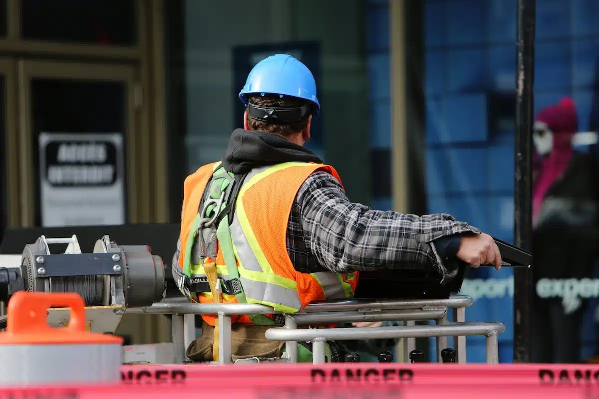 Les obligations juridiques en matière de sécurité au travail : tout ce que vous devez savoir