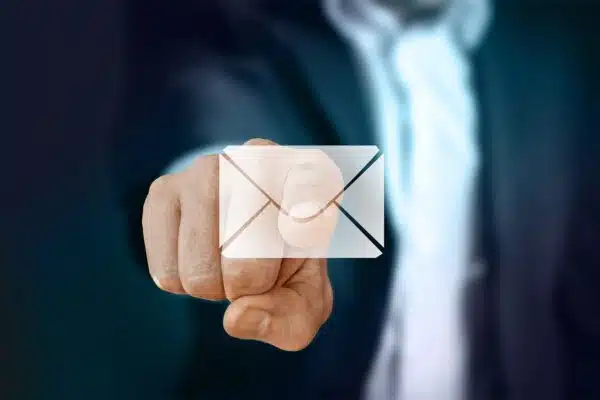 Pourquoi est-il important de vérifier les listes d’e-mails pour les spécialistes du marketing ?